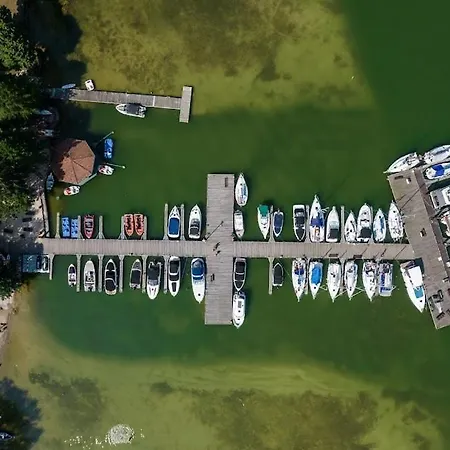 Marina Lester Club Apartment