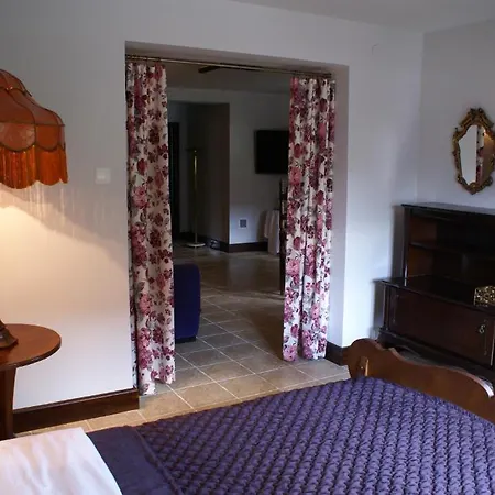 Marina Lester Club *