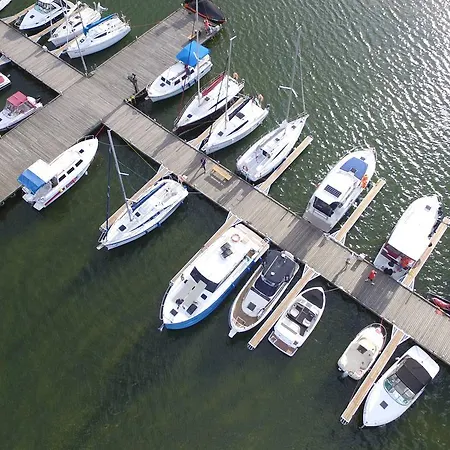 Marina Lester Club
