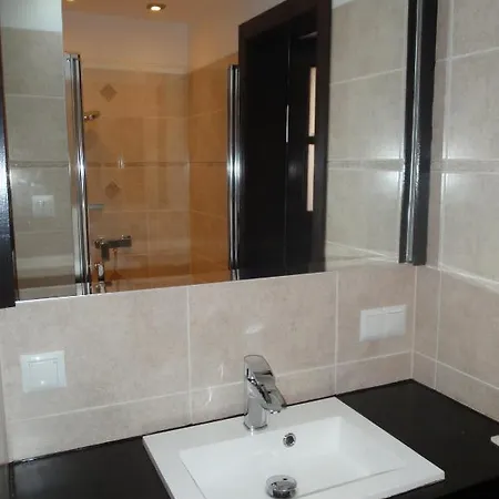 Marina Lester Club * ريدزيفو